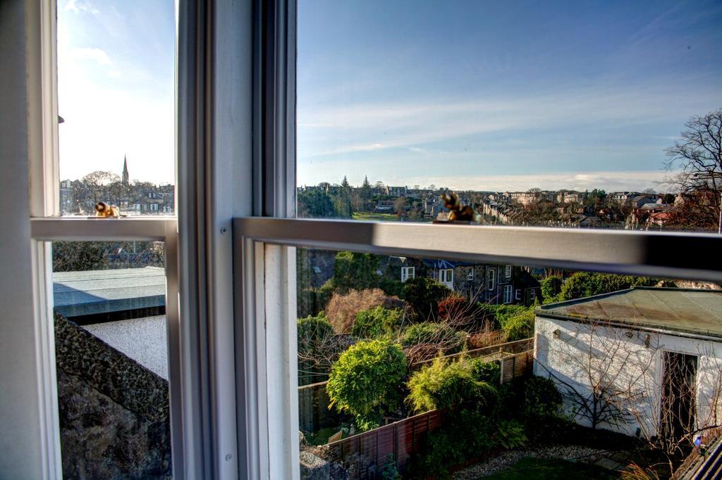Atticus Central Guest House Aberdeen Bagian luar foto