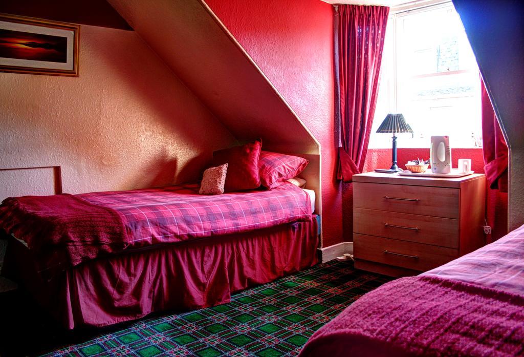 Atticus Central Guest House Aberdeen Bagian luar foto